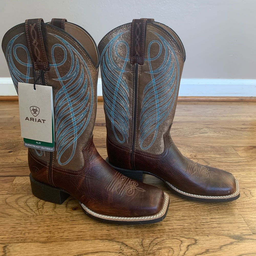 Beautiful Women’s Ariat square toe leather boots.